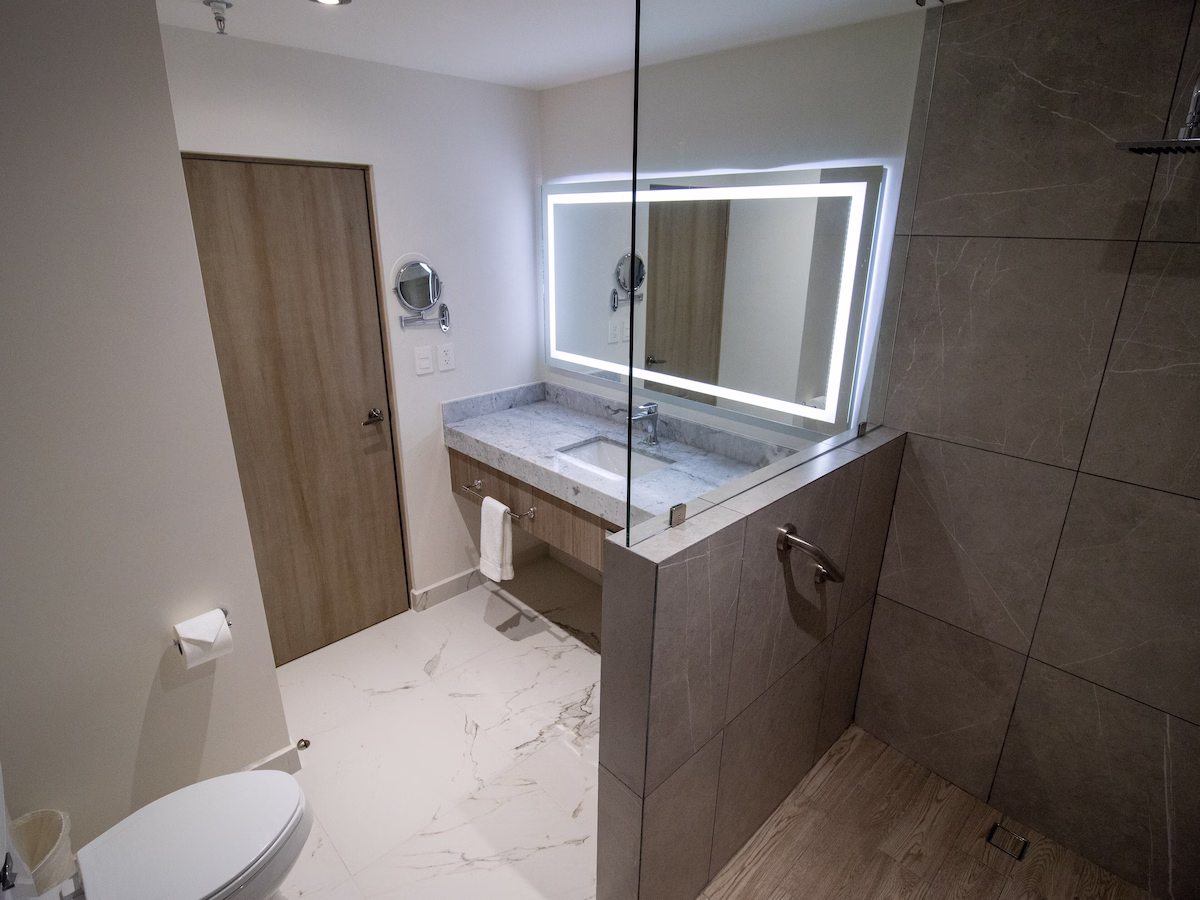 Executive room bathroom